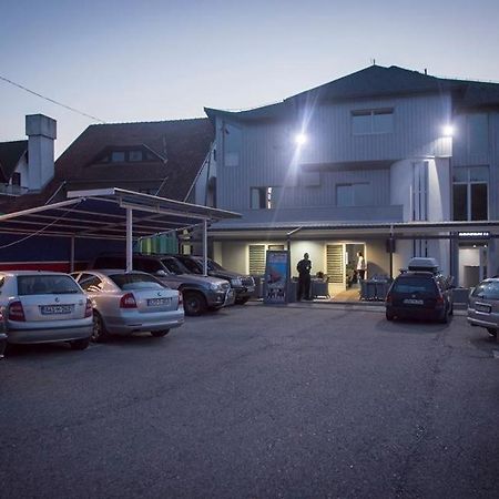 Motel Magistrala ドボイ エクステリア 写真