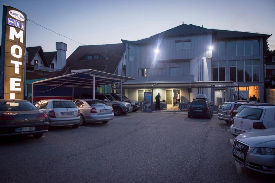 Motel Magistrala ドボイ エクステリア 写真